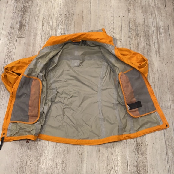 Marmot orange eco rain jacket windbreaker size MM.Unisex used condition - Picture 14 of 15